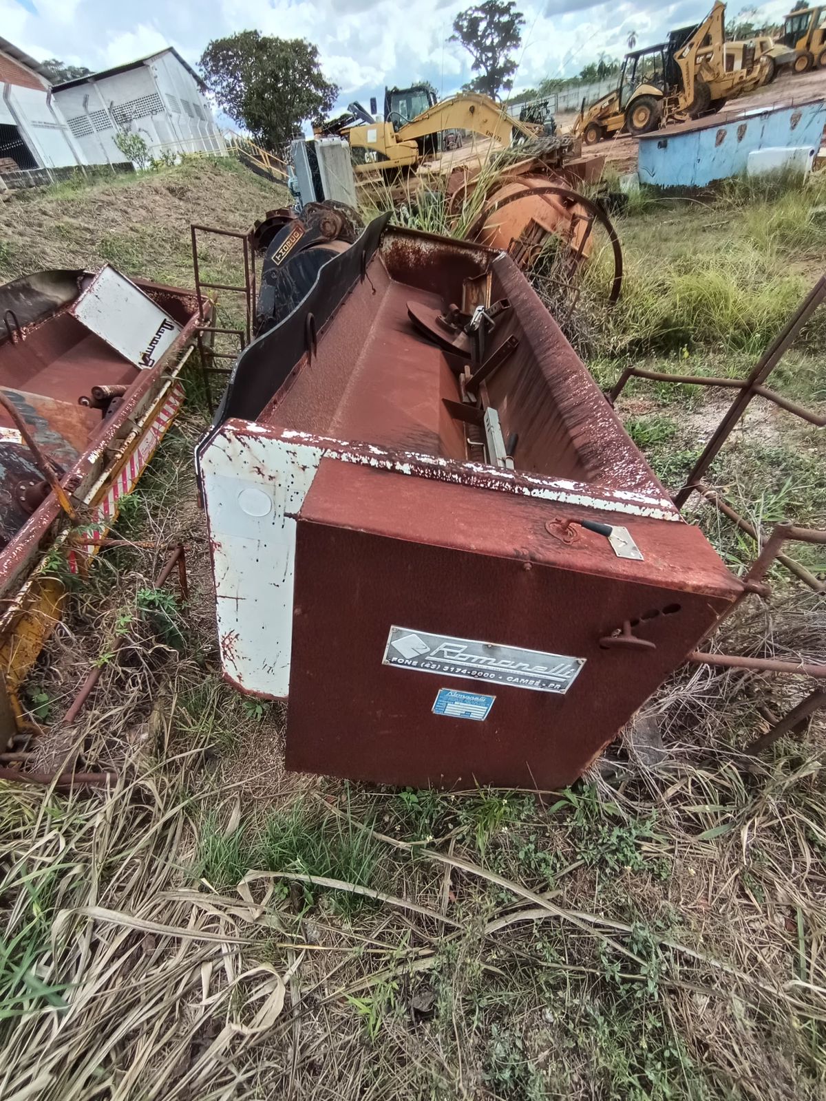 Distribuidor de agregados marca Romanelli 02 unidades